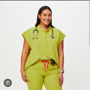 Women's figs limeade medium Zamora joggers Rafaela top (scrub set)